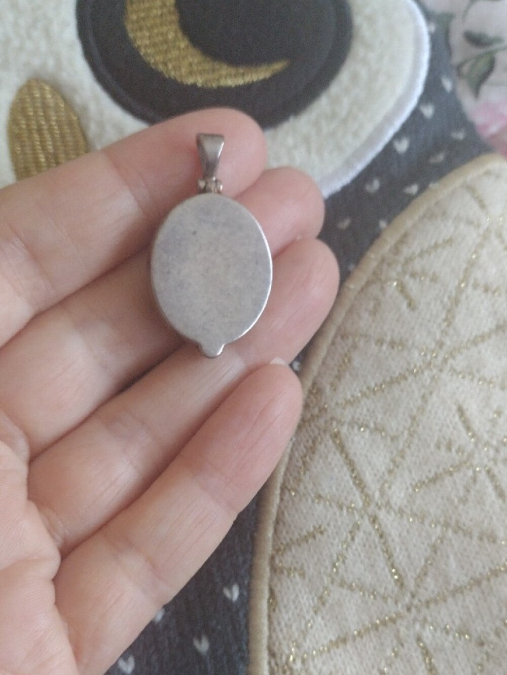 Sterling Silver Oval Genuine Peridot Locket From Antoli - Picture 4 of 7